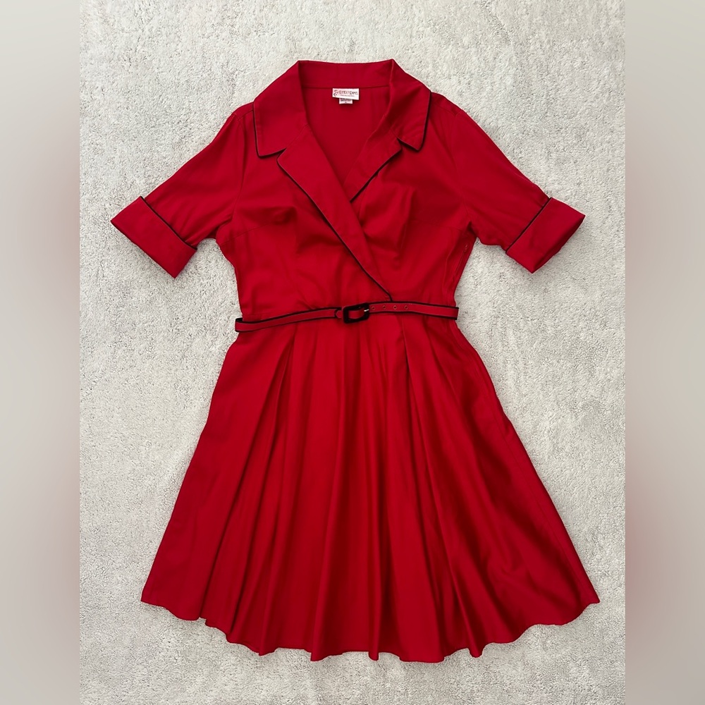 Deadly Dames Size XL Red Haunted Housewife Dress